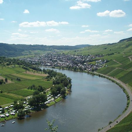 Comfortable Apartment In Ediger Eller Eifel Sankt Aldegund Esterno foto