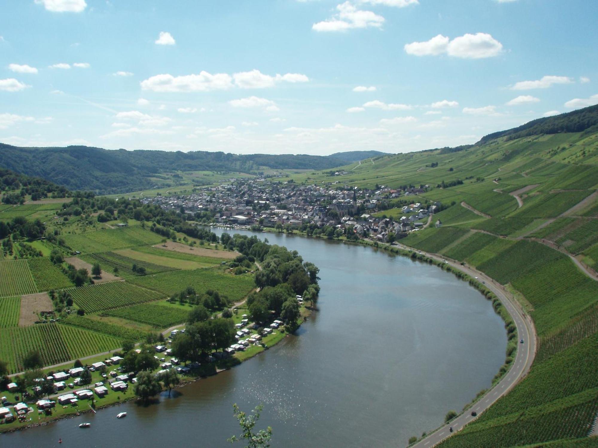 Comfortable Apartment In Ediger Eller Eifel Sankt Aldegund Esterno foto